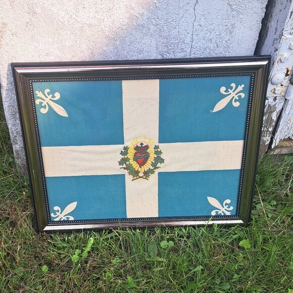 Vintage Framed Catholic Processional Flag Sacred Heart Carillon - Picture 3 of 11